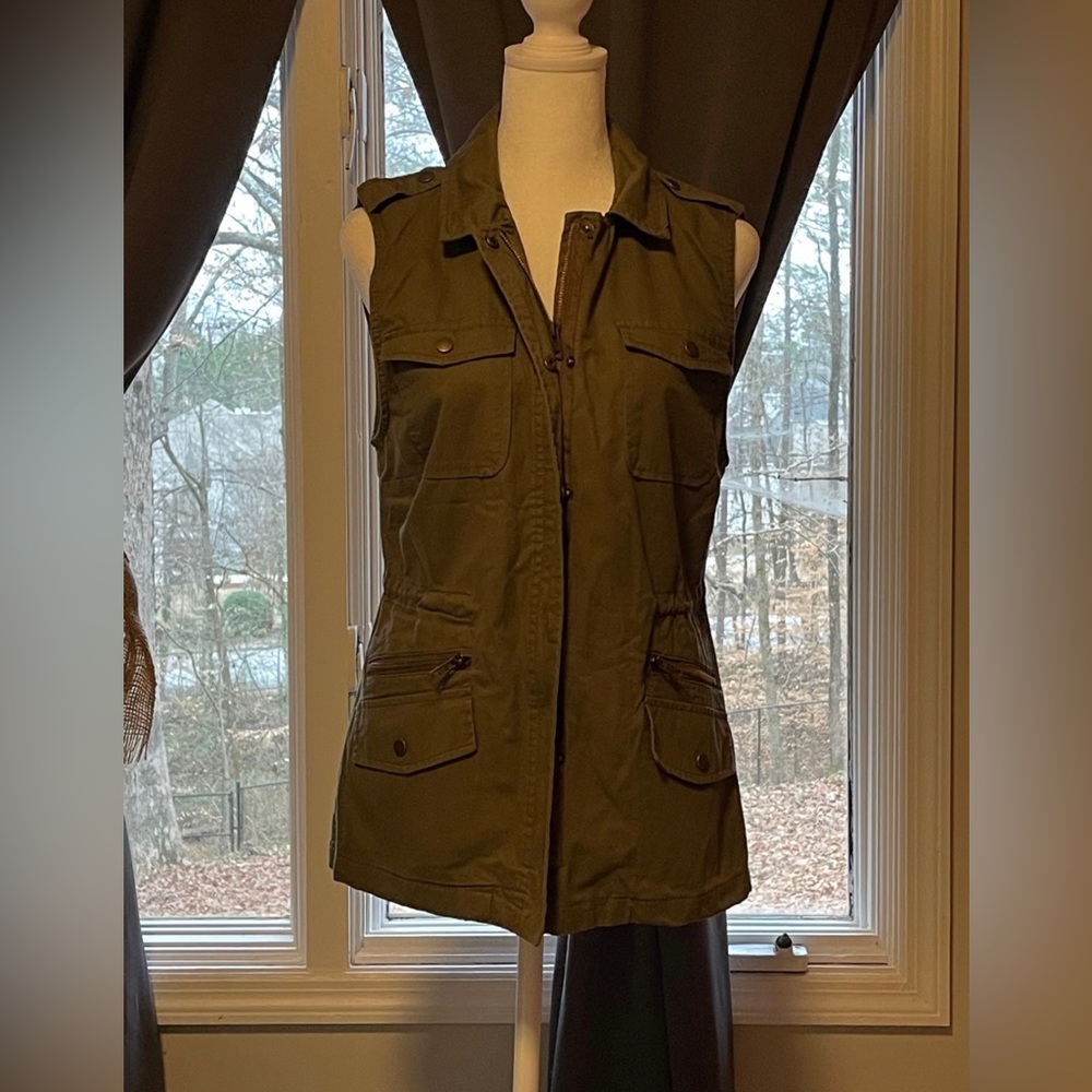 Love Tree Army Green Vest Size Small